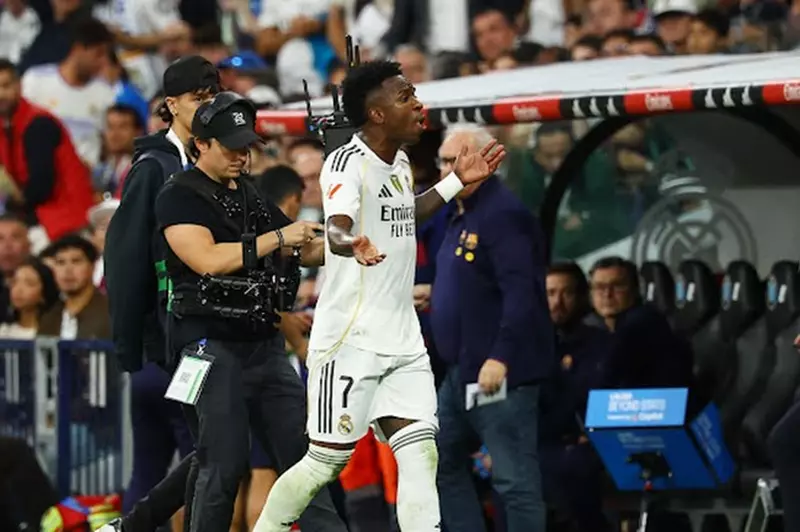 غضب فينيسيوس جونيور عقب استبداله